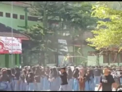 SISWA SMA NEGERI 1 KAMPAK GELAR AKSI TUNTUT TRANSPARANSI DANA KOMITE