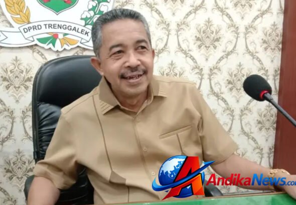 Text Alt Rapat Komisi IV DPRD Trenggalek bersama RSUD dr Soedomo membahas perubahan aturan BPJS Kesehatan dan dampaknya terhadap pelayanan pasien.