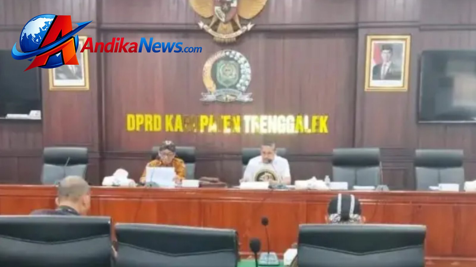 Suasana finalisasi dua Raperda di Graha Paripurna DPRD Kabupaten Trenggalek, 31 Agustus 2026 — AndikaNews.com