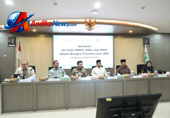 Direktur Jenderal Kesehatan Lanjutan Kemenkes RI dr. Azhar Jaya bersama jajaran dan Pemkab Tulungagung dalam pertemuan Advokasi Uji Coba RBKP, iDRG, dan KRIS, Tulungagung 25 September 2026 — andikanews.com