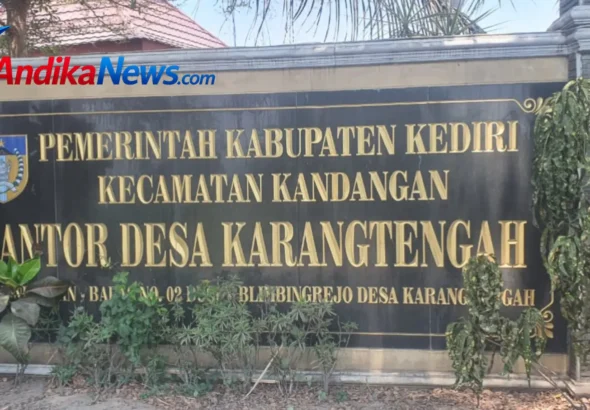 Papan nama Kantor Desa Karangtengah, Kecamatan Kandangan, Kabupaten Kediri, Jalan Balon No. 02 Dusun Blembingrejo